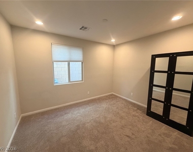 10025 Desert Bighorn Court - Photo Thumbnail 12