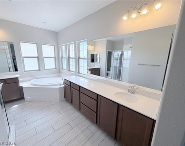 10025 Desert Bighorn Court - Photo Thumbnail 19