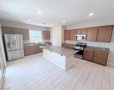 10025 Desert Bighorn Court - Photo Thumbnail 9