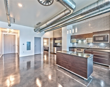 200 Hoover Avenue - Photo Thumbnail 2