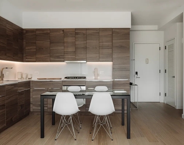 171 Suffolk Street - Photo Thumbnail 5