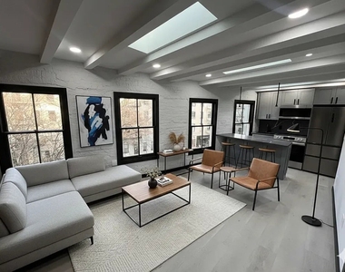202 East 13th Street - Photo Thumbnail 5
