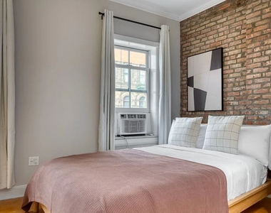120 Christopher Street - Photo Thumbnail 4