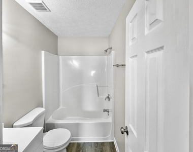 178 Marsh Glen Drive - Photo Thumbnail 14