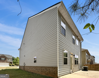 1067 Lear Drive - Photo Thumbnail 15