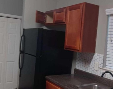 2324 Coach Way - Photo Thumbnail 8