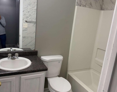 2324 Coach Way - Photo Thumbnail 6