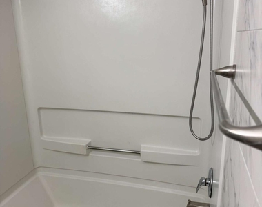 2324 Coach Way - Photo Thumbnail 9