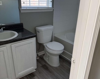2324 Coach Way - Photo Thumbnail 2