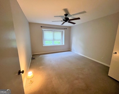 82 Montre Square Nw - Photo Thumbnail 30