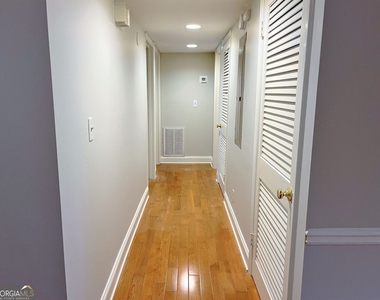 82 Montre Square Nw - Photo Thumbnail 37