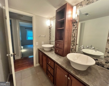 82 Montre Square Nw - Photo Thumbnail 23