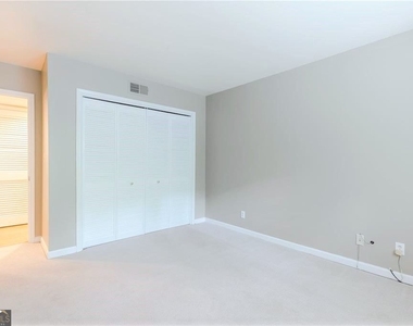 82 Montre Square Nw - Photo Thumbnail 28