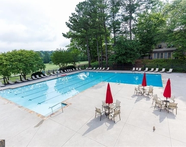 82 Montre Square Nw - Photo Thumbnail 40