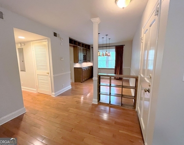 82 Montre Square Nw - Photo Thumbnail 7