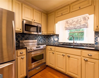 82 Montre Square Nw - Photo Thumbnail 18