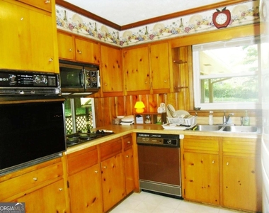 2604 Princess Lane Se - Photo Thumbnail 4