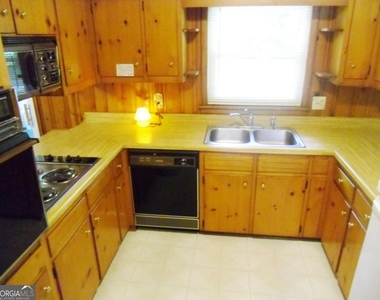 2604 Princess Lane Se - Photo Thumbnail 3