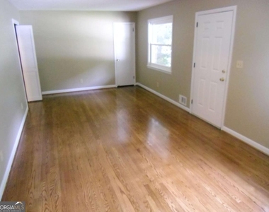 2604 Princess Lane Se - Photo Thumbnail 1