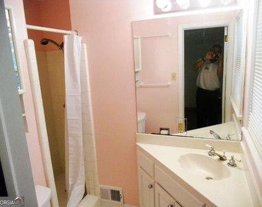 2604 Princess Lane Se - Photo Thumbnail 9
