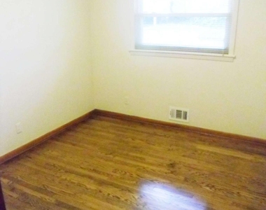 2604 Princess Lane Se - Photo Thumbnail 10