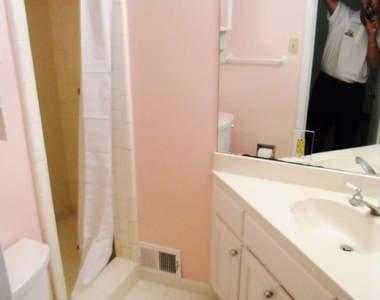 2604 Princess Lane Se - Photo Thumbnail 8