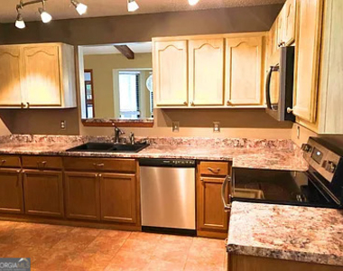 502 Hunt Club Road - Photo Thumbnail 9