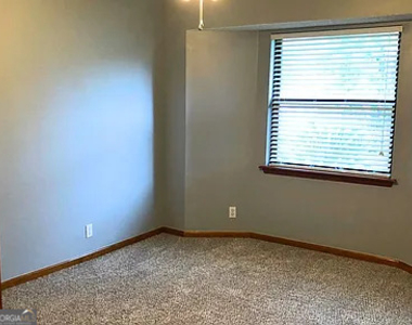 502 Hunt Club Road - Photo Thumbnail 12