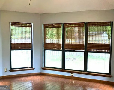 502 Hunt Club Road - Photo Thumbnail 6