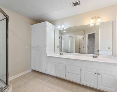 7988 Westlake Drive - Photo Thumbnail 11