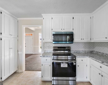 7988 Westlake Drive - Photo Thumbnail 19