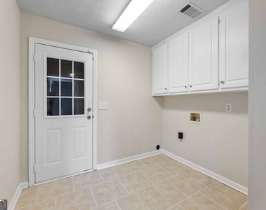 7988 Westlake Drive - Photo Thumbnail 10