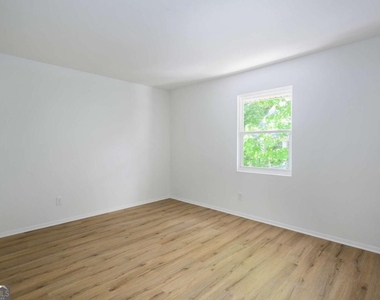 1170 Greenwich Street Sw - Photo Thumbnail 8