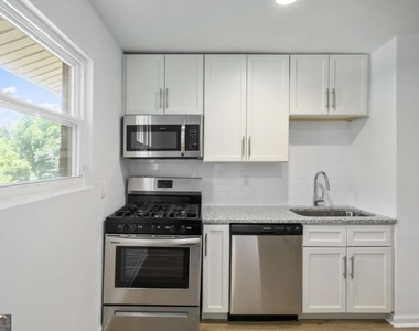 1170 Greenwich Street Sw - Photo Thumbnail 5