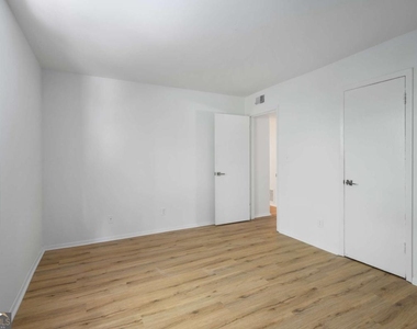 1170 Greenwich Street Sw - Photo Thumbnail 7