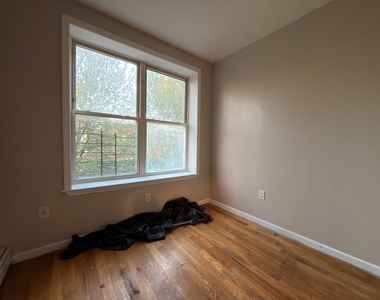 658 Warwick Street - Photo Thumbnail 1