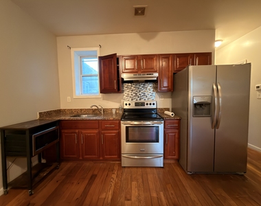 658 Warwick Street - Photo Thumbnail 2