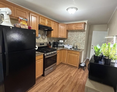 28 New Monmouth Road - Photo Thumbnail 4