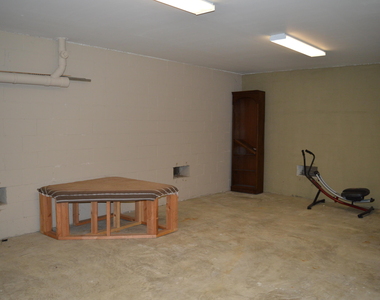 606 Park Avenue - Photo Thumbnail 35