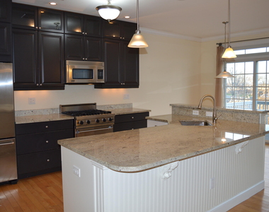 606 Park Avenue - Photo Thumbnail 1