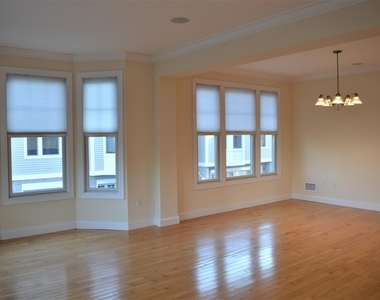 606 Park Avenue - Photo Thumbnail 2