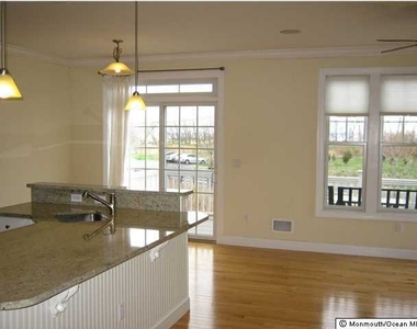 606 Park Avenue - Photo Thumbnail 17