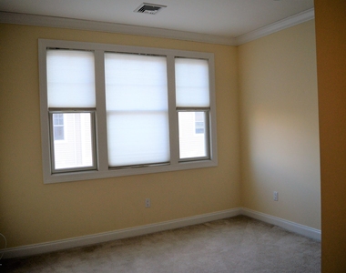 606 Park Avenue - Photo Thumbnail 38