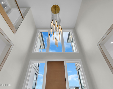 19 Clarence Avenue - Photo Thumbnail 3