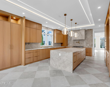 19 Clarence Avenue - Photo Thumbnail 7