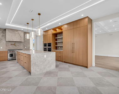 19 Clarence Avenue - Photo Thumbnail 6