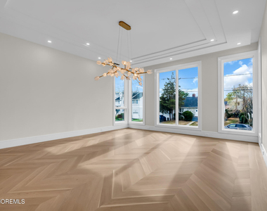 19 Clarence Avenue - Photo Thumbnail 4