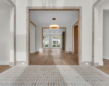 19 Clarence Avenue - Photo Thumbnail 2