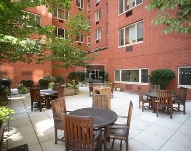 Worth Street - Photo Thumbnail 1