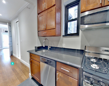East 32nd Street - Photo Thumbnail 3